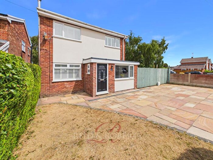 3 Bedroom Detached House For Sale In Fferm Llidiart Werdd, Coedpoeth, Wrexham, LL11