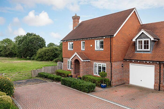4 Bedroom Detached House To Rent In Woodlands Close, Merstham, Redhill, RH1