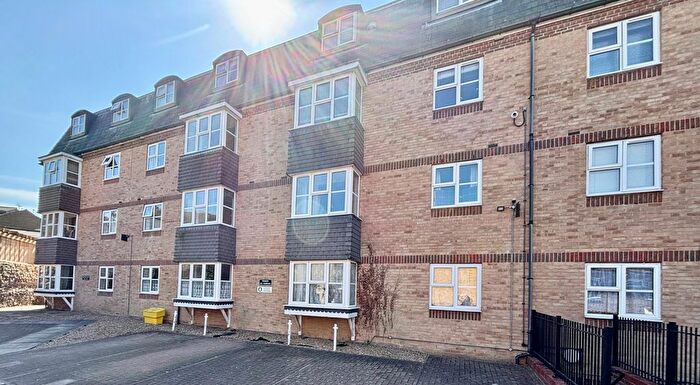 1 Bedroom Property To Rent In Gravel Walk, Rochester, ME1