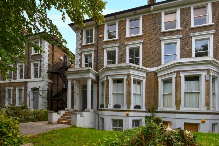 2 Bedroom Flat To Rent In Thicket Road, London, SE20