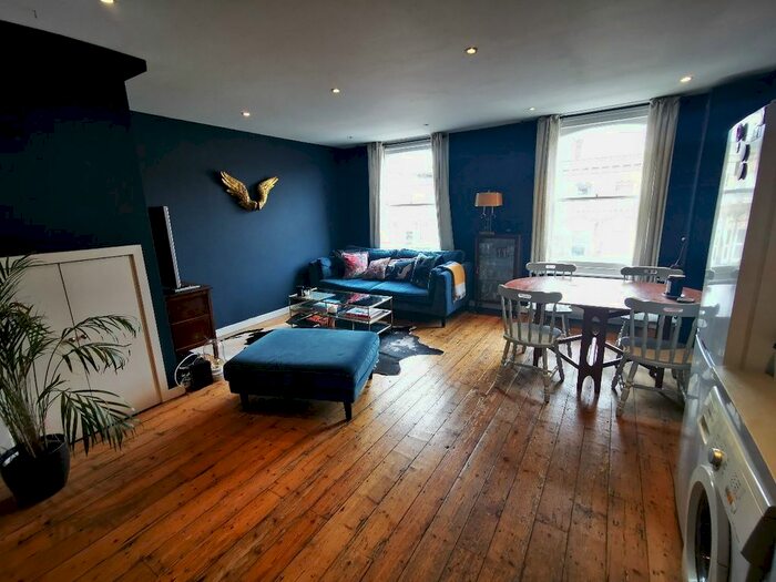 2 Bedroom Flat To Rent In Flat B, Stoke Newington Street, London, N16