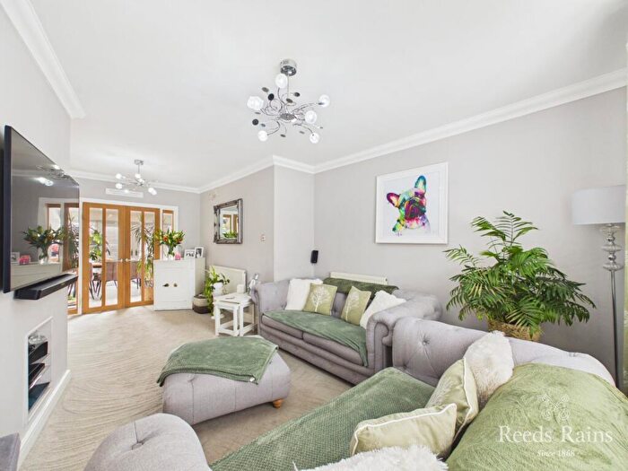 2 Bedroom End Of Terrace House For Sale In Medina Road, Hull, East Yorkshire, HU8