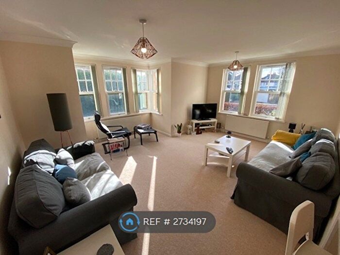 2 Bedroom Flat To Rent In Castleton Court, Leeds, LS16