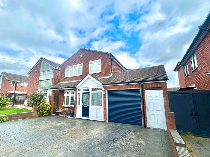 4 Bedroom Detached House For Sale In Wrens Avenue, Foxyards Estate, Tipton, DY4