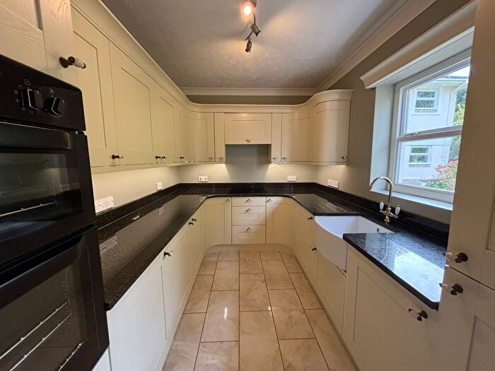 2 Bedroom Flat To Rent In Park Hill Road, Torquay, TQ1