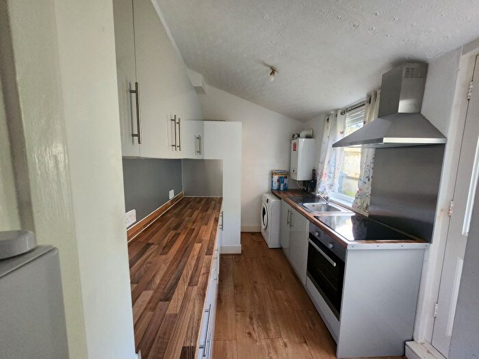 2 Bedroom Terraced House To Rent In Baker Street, Luton, LU1