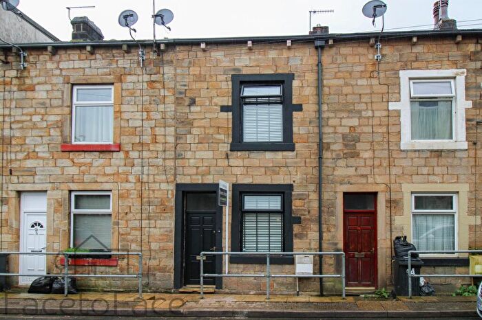 2 Bedroom Terraced House To Rent In Crescent Street, Todmorden, OL14