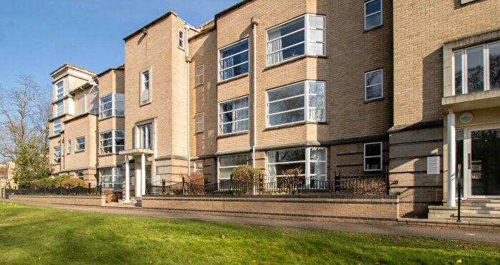 2 Bedroom Apartment For Sale In Petersfield Mansions, Cambridge, CB1