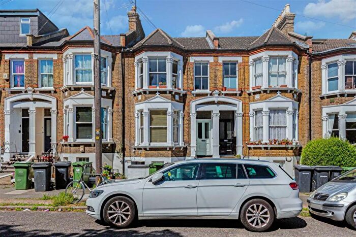 2 Bedroom Flat To Rent In Waller Road, New Cross, SE14