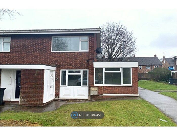 3 Bedroom Maisonette To Rent In Selby Close, Birmingham, B26