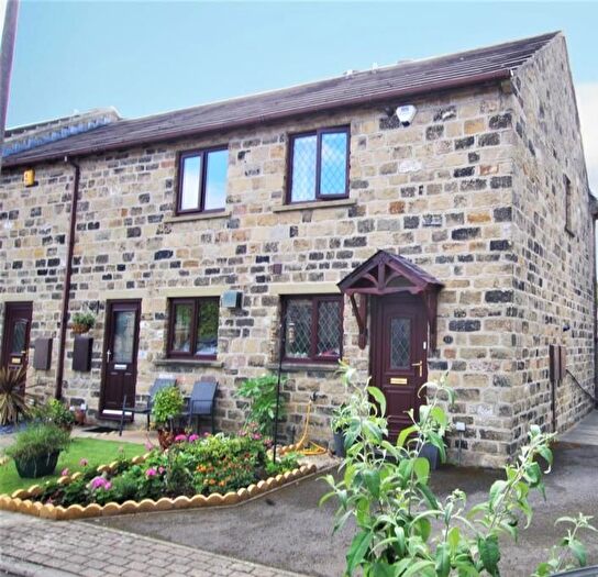 2 Bedroom Terraced House For Sale In Weavers Croft, Idle, Bradford, BD10
