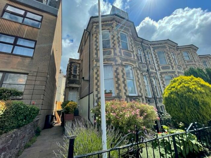2 Bedroom Flat To Rent In Royal York Villas, Bristol, BS8