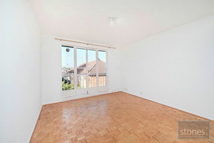 1 Bedroom Flat To Rent In Colney Hatch Lane, London, N10