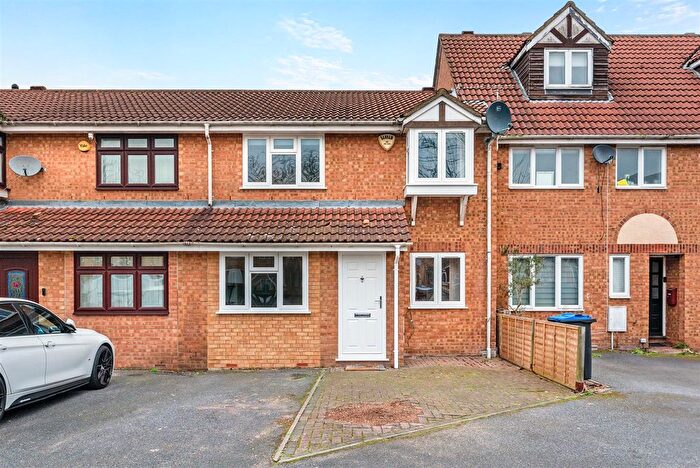4 Bedroom Property To Rent In Heathfield Drive, Mitcham, CR4