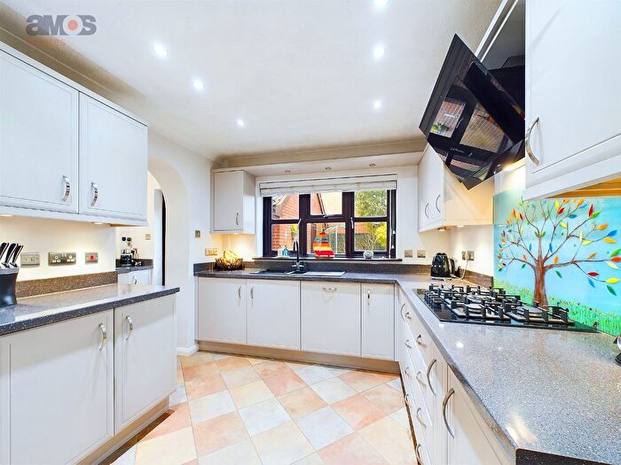 4 Bedroom Detached House For Sale In Green Lane, Eastwood, Leigh-On-Sea Essex, SS9