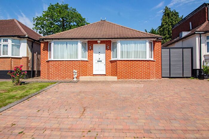 4 Bedroom Detached Bungalow For Sale In Alva Way, Watford, WD19