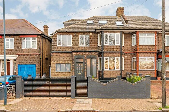 4 Bedroom Semi Detached House For Sale In Donnington Road, Willesden, NW10