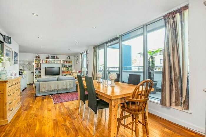 2 Bedroom Flat To Rent In Hardwicks Square, Battersea, SW18