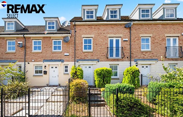 4 Bedroom Town House For Sale In Leyland Road, Bathgate, EH48