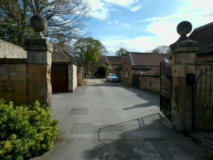 3 Bedroom Barn To Rent In Old Byre, Hickleton, DN5