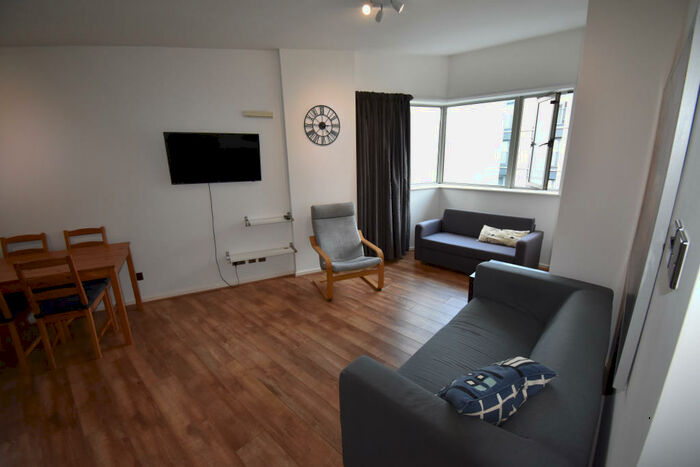 2 Bedroom Flat To Rent In Birmingham, B4