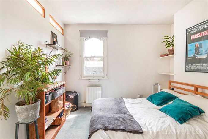 2 Bedroom Apartment To Rent In Tanners Hill, London, SE8