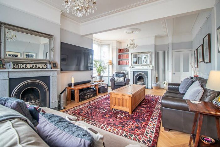 3 Bedroom End Of Terrace House For Sale In Hamlet Road, Southend-on-Sea, SS1