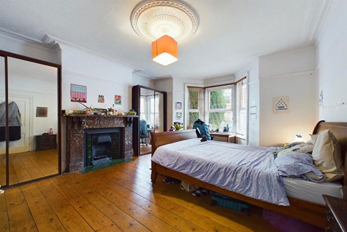 2 Bedroom Flat To Rent In Ashleigh Grove, West Jesmond, Newcastle Upon Tyne, NE2