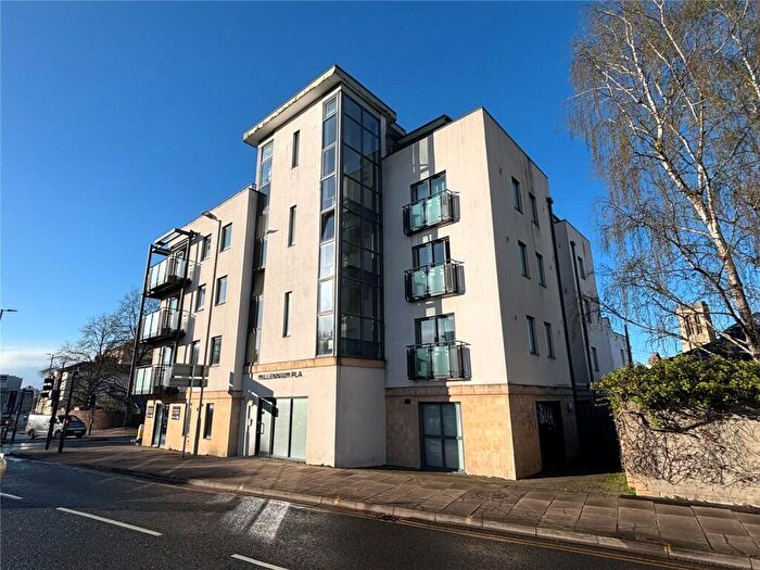 1 Bedroom Flat For Sale In Warwick Place, Cheltenham, Gloucestershire, GL52