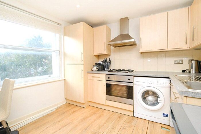 1 Bedroom Flat To Rent In Wakeham Street, Isington, London, N1