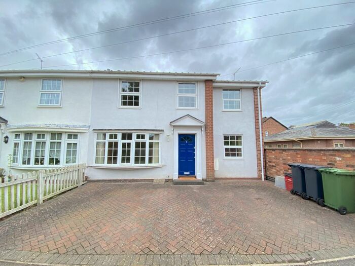 6 Bedroom End Of Terrace House To Rent In Rotherfield Close, Leamington Spa, CV31