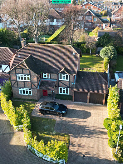 5 Bedroom Detached House For Sale In Glenwood, Broxbourne, EN10