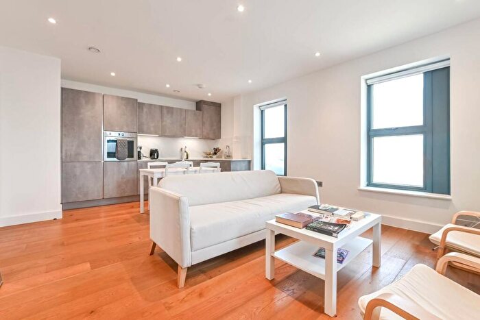 1 Bedroom Flat To Rent In Marquis Road, Camden, London, NW1