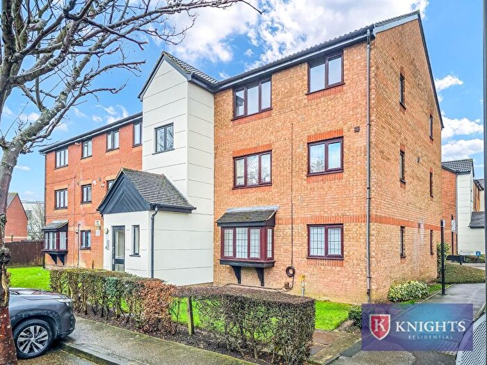 1 Bedroom Flat To Rent In Plowman Close, London, N18