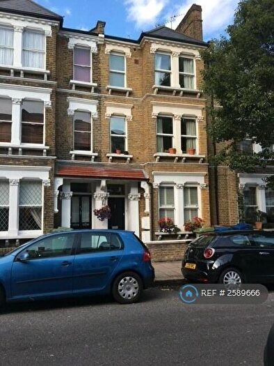 2 Bedroom Flat To Rent In Brook Drive, London, SE11