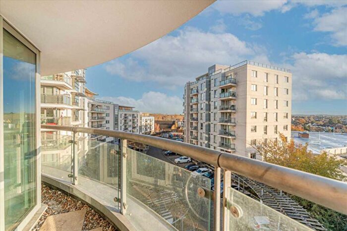 2 Bedroom Apartment For Sale In Maxim Tower, Romford, RM1