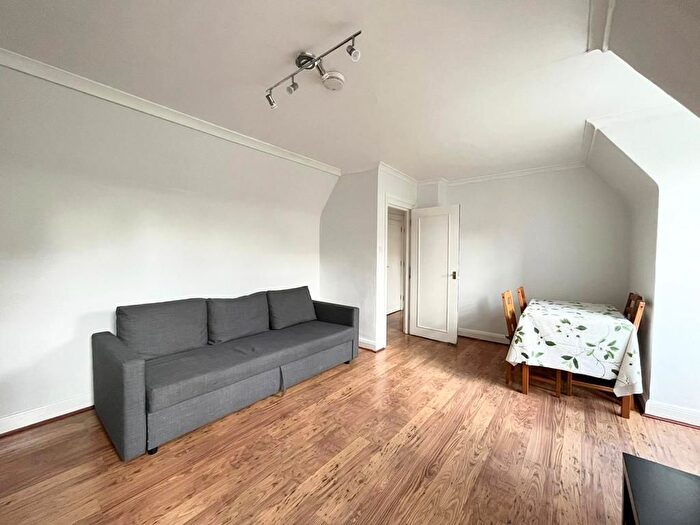 1 Bedroom Flat To Rent In Chalton Street, London, NW1