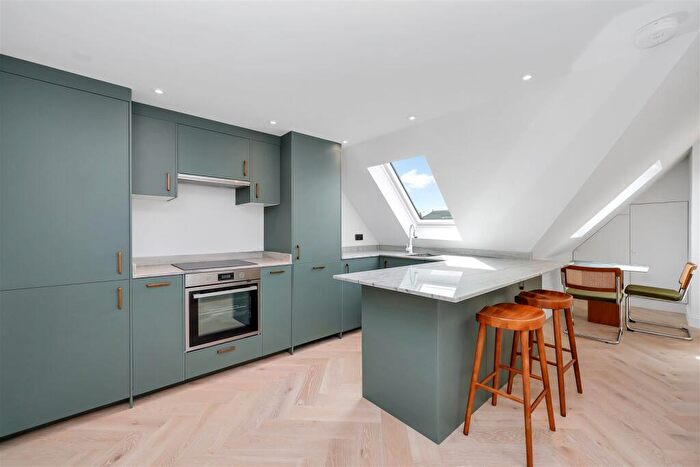 2 Bedroom Flat For Sale In Melrose Avenue, London, NW2