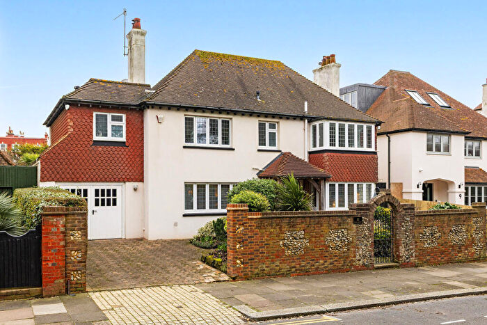 4 Bedroom Detached House For Sale In Princes Crescent, Hove, BN3