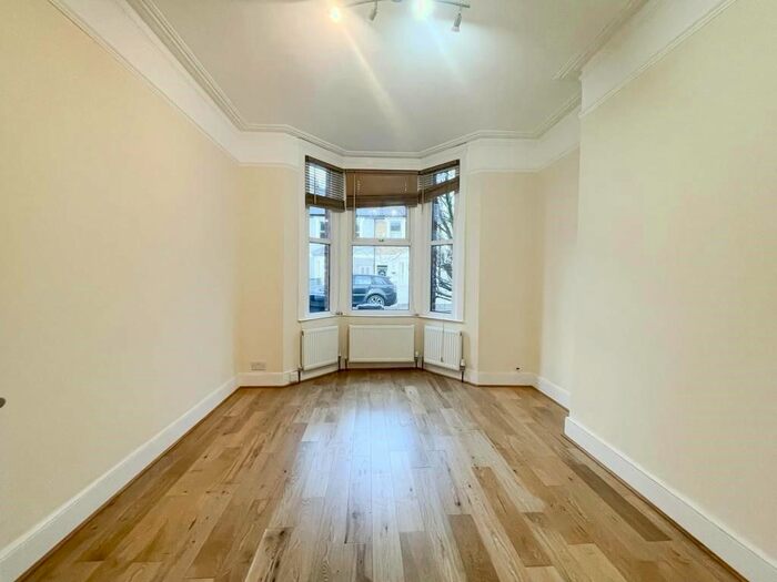 1 Bedroom Flat To Rent In Priory Road, Acton, W4
