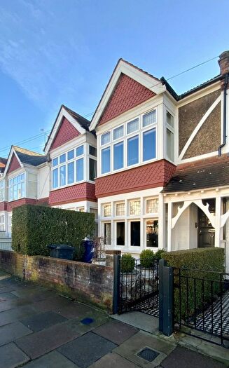 4 Bedroom Property To Rent In Milton Road, Hanwell, W7