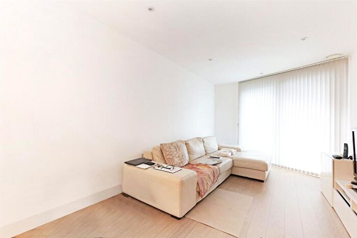 1 Bedroom Apartment To Rent In Waterhouse Apartments, Saffron Central Square, Croydon, Surrey, CR0