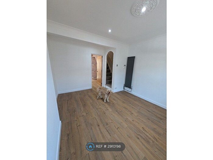 3 Bedroom End Terrace House To Rent In Granville Road, Colchester, CO1