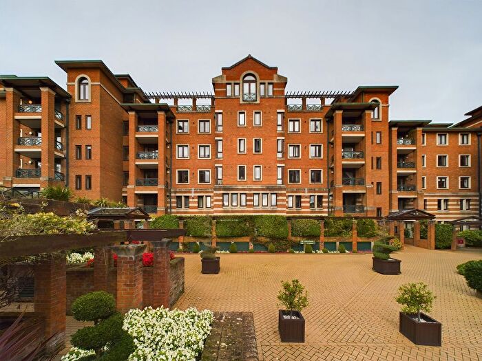 4 Bedroom Flat To Rent In Sudbury Hill, Harrow, HA1