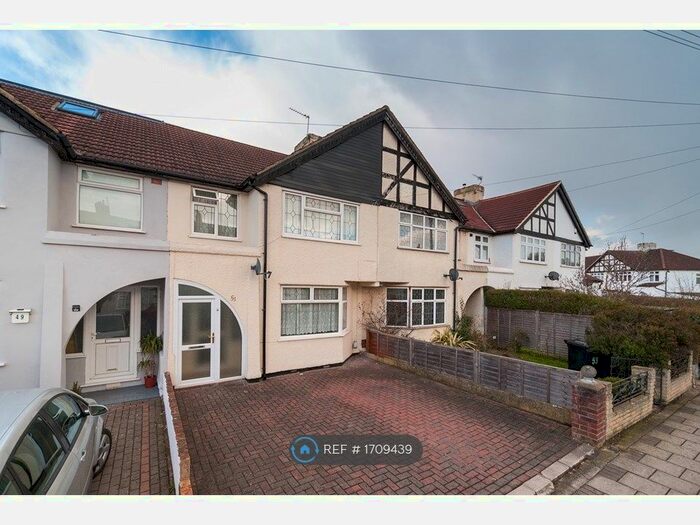 3 Bedroom Terraced House To Rent In Green Way, Bromley, BR2