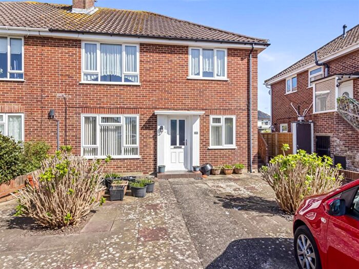 2 Bedroom Flat For Sale In Chesham Close, Goring-By-Sea, Worthing, BN12