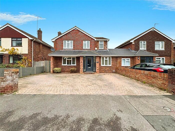 4 Bedroom Detached House For Sale In Campbell Road, Woodley, Reading, Berkshire, RG5