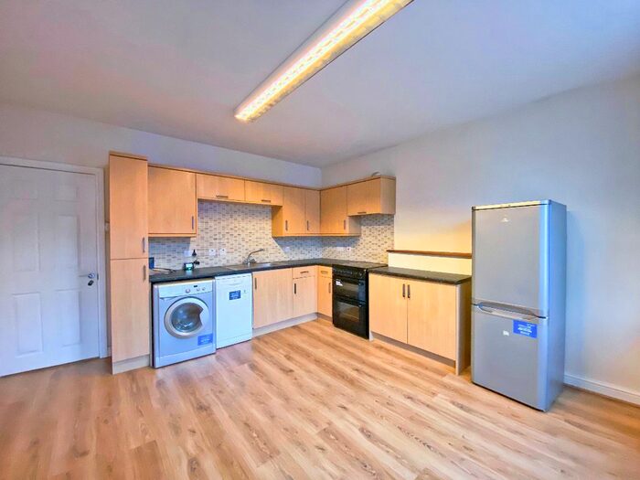 1 Bedroom Flat To Rent In Victoria Road, Farnborough, Hampshire GU14