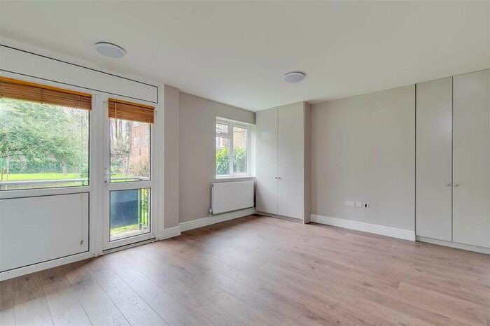 Flat To Rent In Deans Close, London, W4