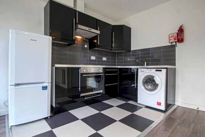 1 Bedroom Flat To Rent In St. Johns Terrace, Hyde Park, Leeds, LS3
